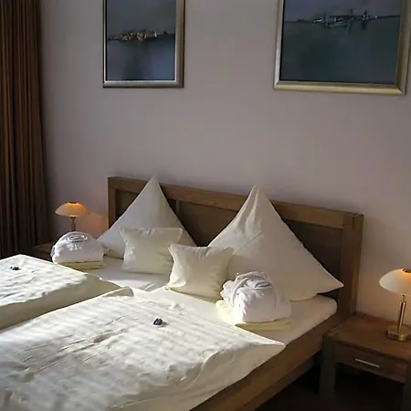 Ξενοδοχείο Land- Und Tommes 4*