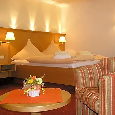 Ξενοδοχείο Land- Und Tommes 4*