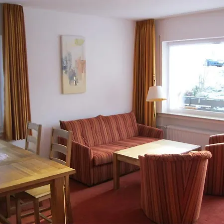 Hotel Land- Und Tommes Nordenau