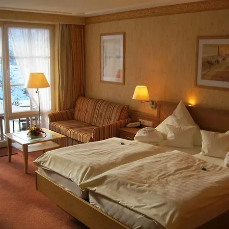 Hotel Land- Und Tommes 4*