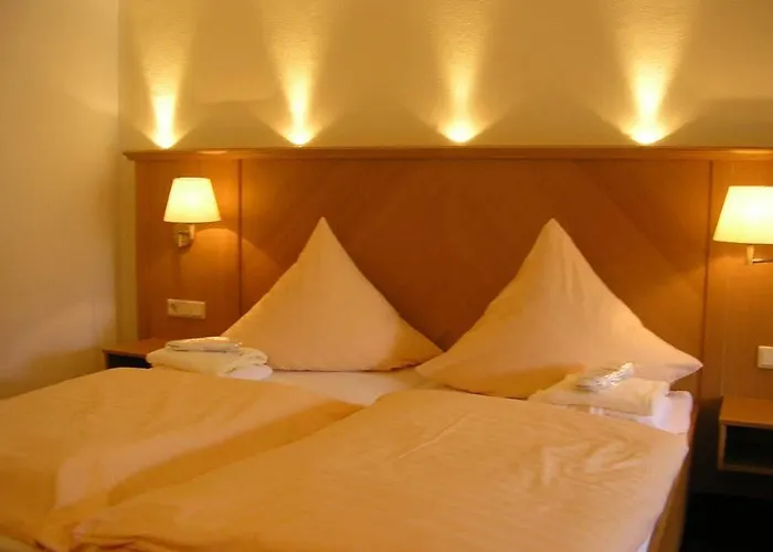 Land- Und Tommes Hotel 4*