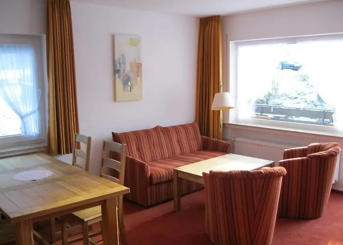 Hotel Land- Und Tommes Nordenau