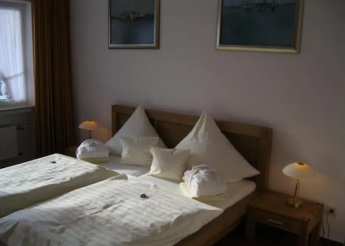 Hotel Land- Und Tommes Nordenau